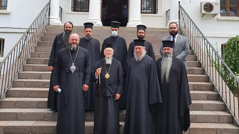 Митрополит ПЦУ відвідав Патріарха Варфоломія у його родинному селі на острові Імбросі