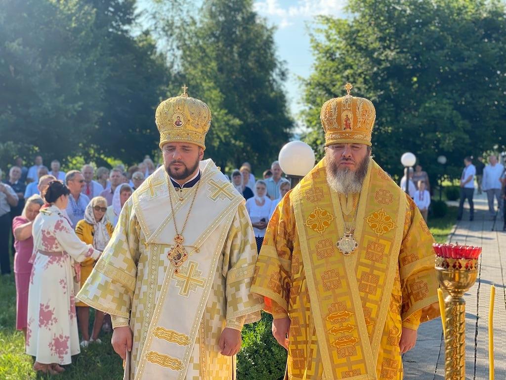 Ієрархи ПЦУ вшанували пам’ять 300 козаків, які героїчно захищали свою землю
