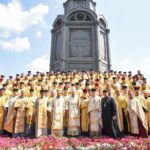 Митрополит Епіфаній у співслужінні єпископату звершив молебень біля пам’ятника святому рівноапостольному князю Володимиру