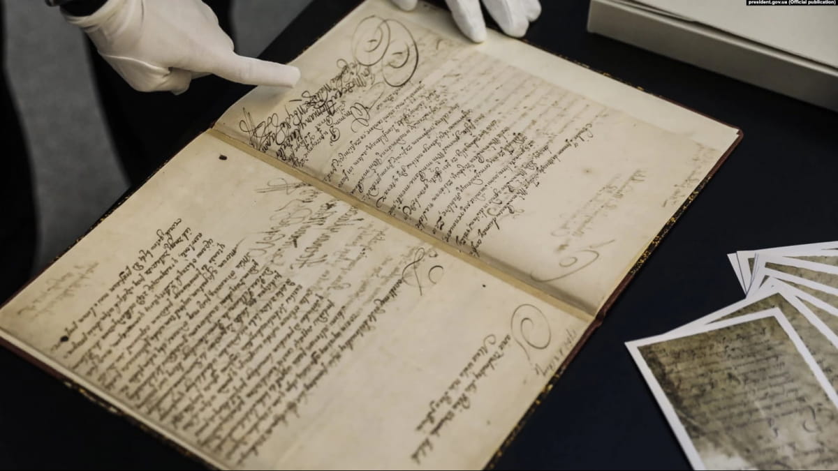 УПЕРШЕ ЗА 311 РОКІВ: КОНСТИТУЦІЯ ПИЛИПА ОРЛИКА ПРИБУЛА В УКРАЇНУ