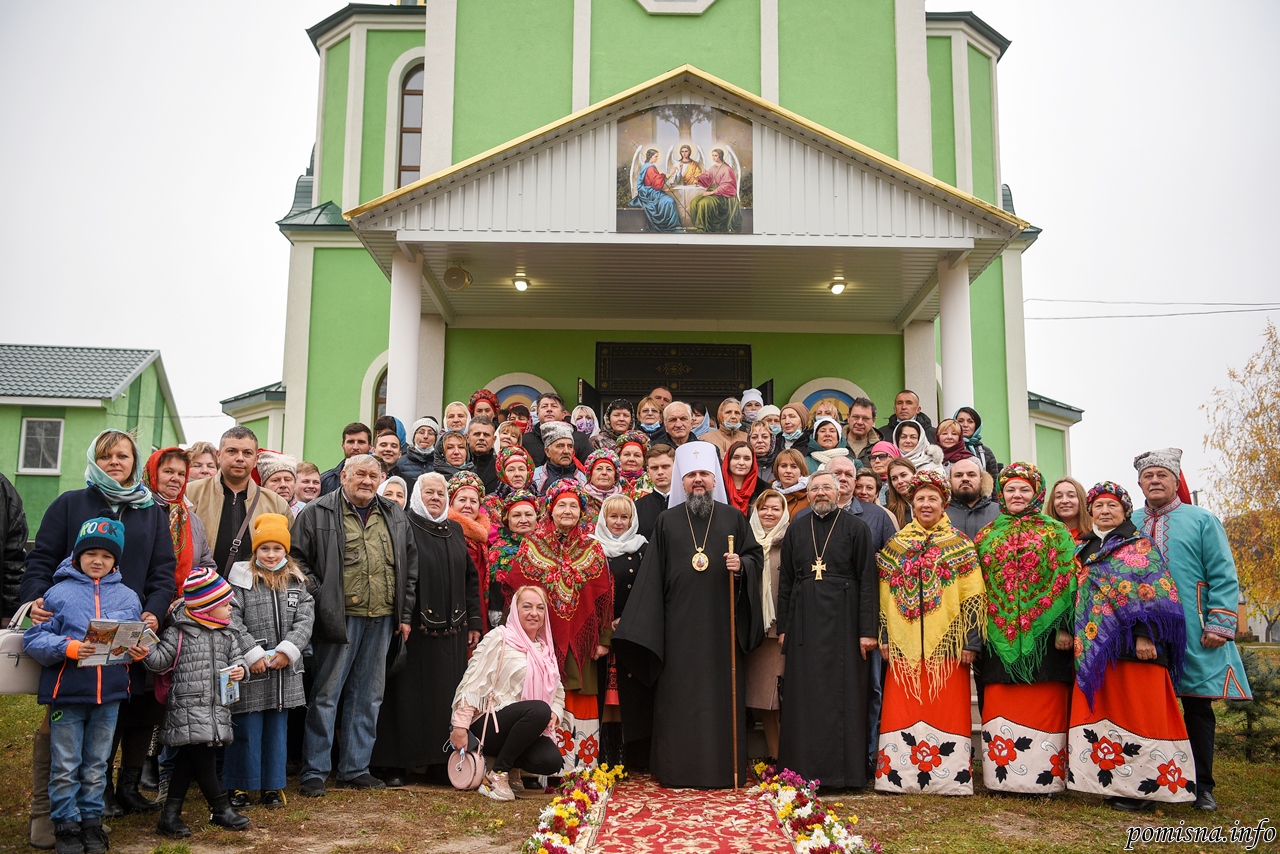Предстоятель освятив на Київщині новозбудований Свято-Троїцький храм
