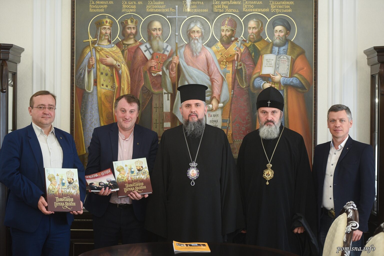Митрополит Епіфаній зустрівся з представниками Крайової ради українців Криму