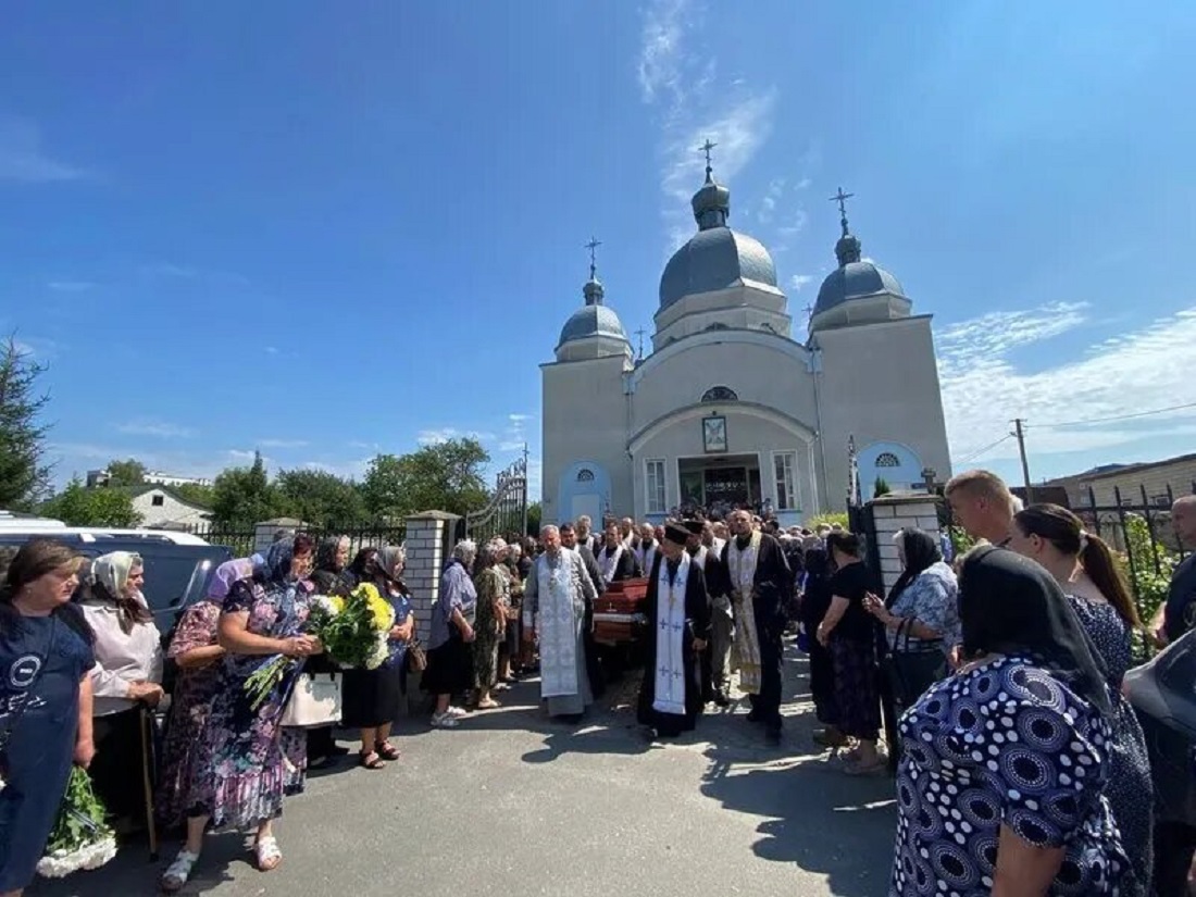 У Волочиську попрощалися з настоятелем Свято-Андріївського храму Андрієм Васькевичем