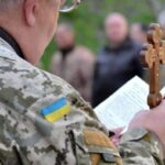 Сьогодні в Україні відзначають День військового капелана
