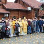 Єпископ ПЦУ підтримав багатостраждальну громаду у Нікополі