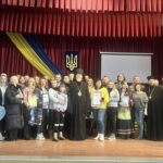 Разом з отцем Роман Кіник привітали вчора зі святом чернігівських волонтерів