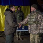 Разом з отцем Роман Кіник привітали вчора зі святом чернігівських волонтерів