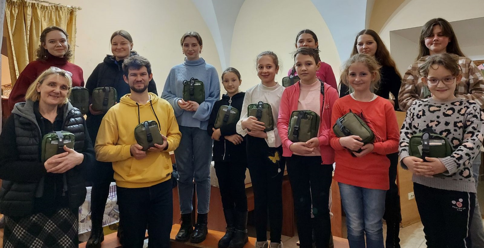 Діти з дитячого хору кафедрального собору м. Вінниці передали кошти на допомогу ЗСУ