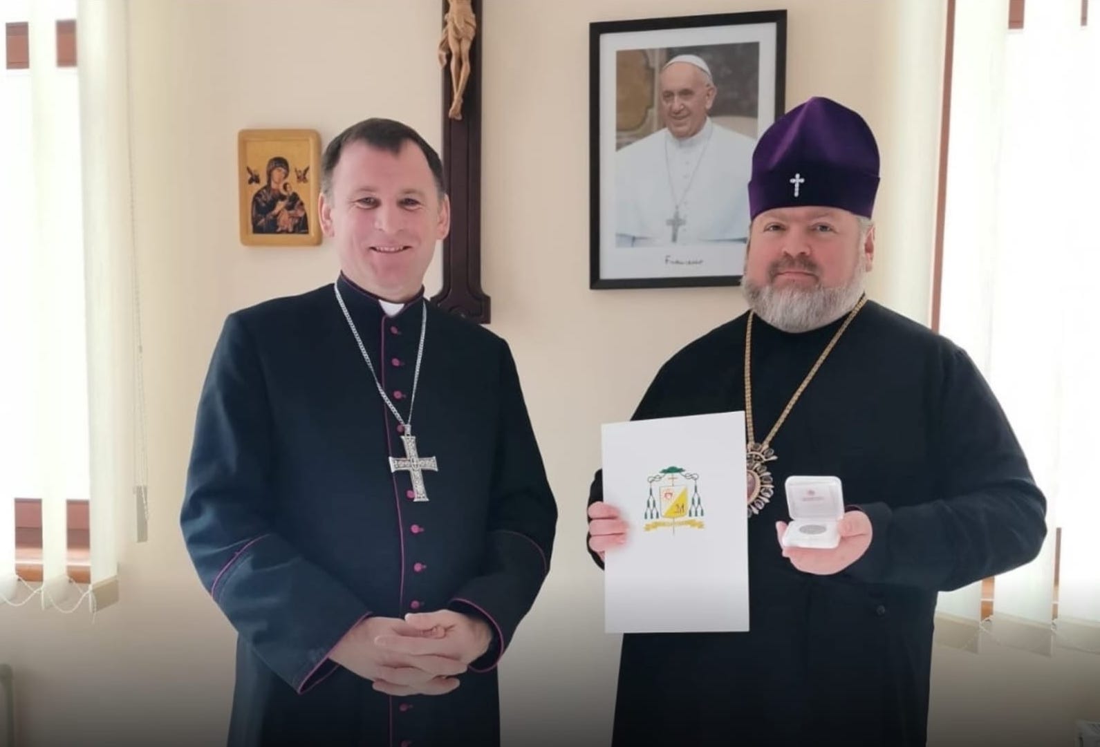 Архієпископ Митрофан Бутинський отримав нагороду від Папи Франциска