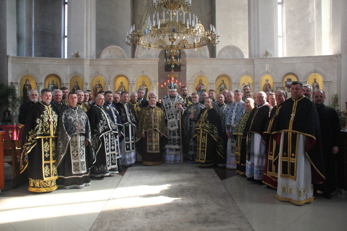 Хто керує і хто цілує руку зрадника в нашій церкві?