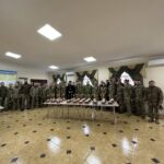 Митрополит Олександр освятив паски та вручив нагороди військовослужбовцям ДССТ на передвеликодньому візиті