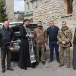 Держзрадник-владика окропив авто для військових