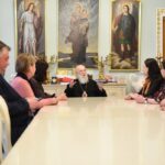 <a href="https://www.cerkva.info/news/patriarkh-filaret-zustrivsia-z-narodnoiu-deputatkoiu-i-hlavamy-rajonnykh-administratsij-kyieva/">Патріарх Філарет зустрівся з народним депутатом і главами районних адміністрацій Києва</a>