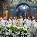 Важливість молитви за рідних у світлі Христового Воскресіння: онлайн-записки
