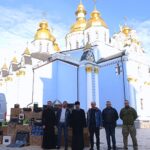 Архімандрит Авраамій очолив Божественну літургію в Успенському соборі Лаври