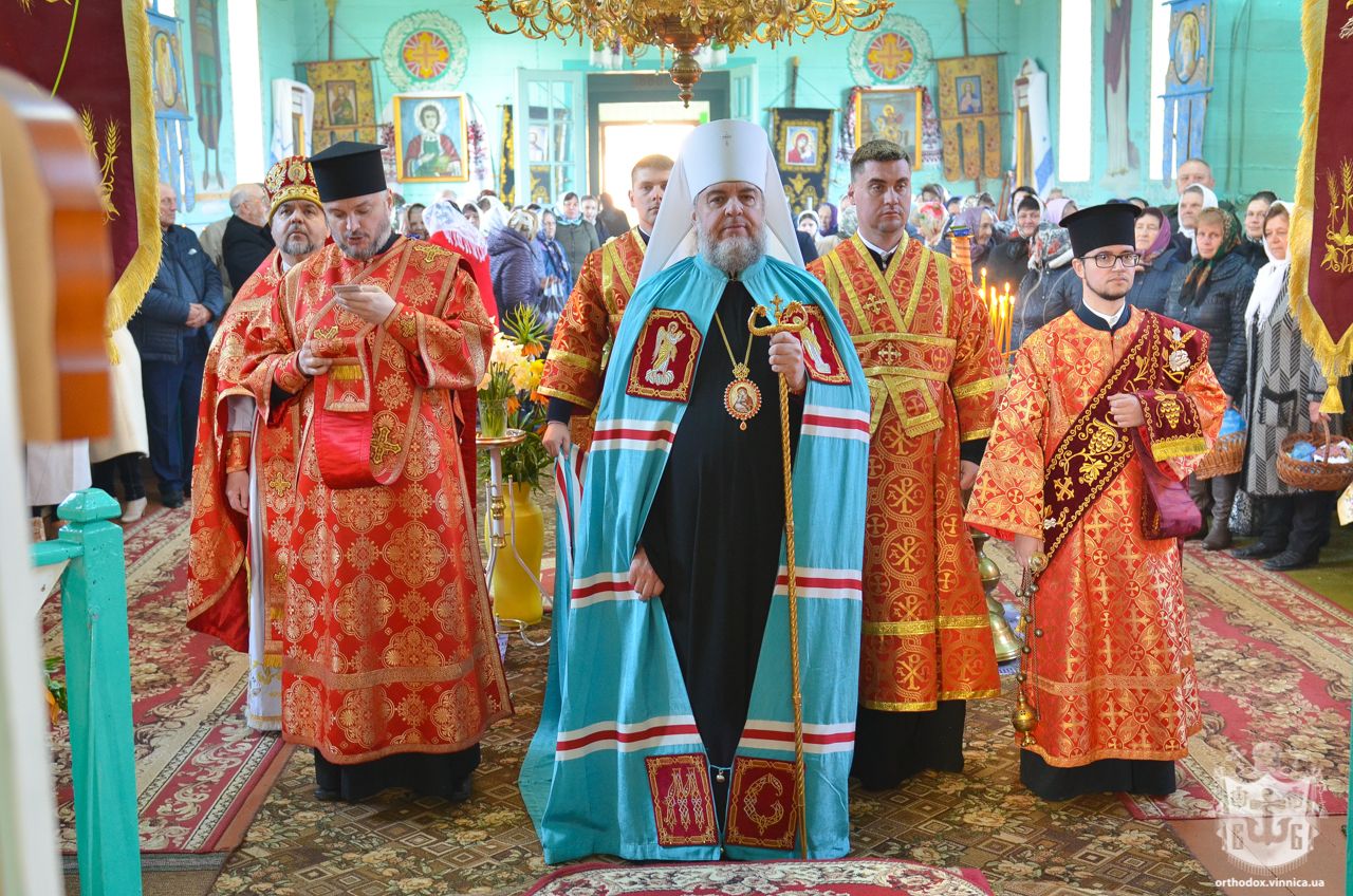 Архіпастир звершив літургію у с.Стадница Вінницького району