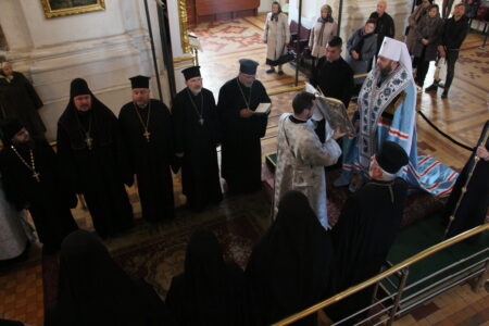 Духовенство і миряни вітають архієрея з днем народження