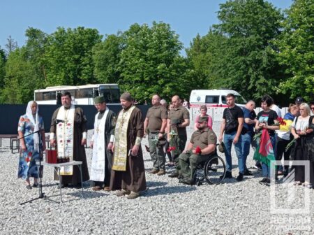 В Кривому Розі вшанували пам’ять захисників Маріуполя панахидою