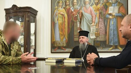 Митрополит Епіфаній передав українським воїнам комплекси контрбатарейної боротьби