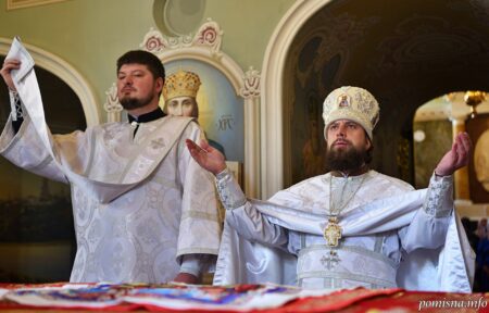 Архімандрит Авраамій очолив в Лаврі літургію в шосту неділю після Пасхи