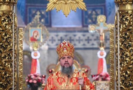 Ми точно і твердо знаємо, що молитви святих угодні Богу і що Він Сам через Писання спонукає нас молитися один за одного, – Митрополит Епіфаній