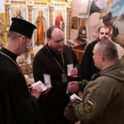 3а Україну під Бахмуmом 3агuнув Крістофера Джеймса Кемпбелла. Кріса nоховали в, країні, яку він любив і де знайшов «КОХАННЯ ВСЬОГО СВОГО ЖИТТЯ», ЗА ЯКУ ВІДДАВ СВОЄ ЖИТТЯ»