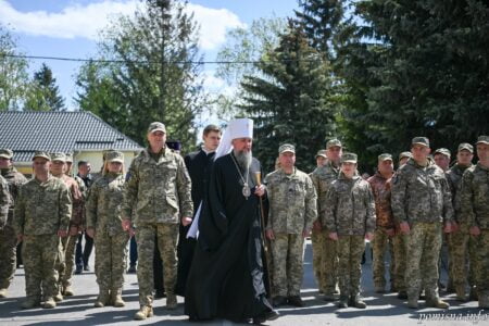 Предстоятель у Володимирі зустрівся з військовослужбовцями
