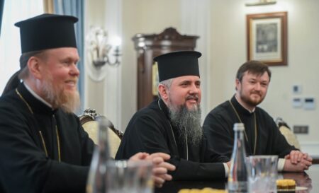 Предстоятель зустрівся з делегацією Всесвітньої Ради Церков