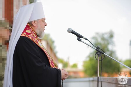 Митрополит Симеон привітав військовослужбовців з річницею утворення їхньої військової частини