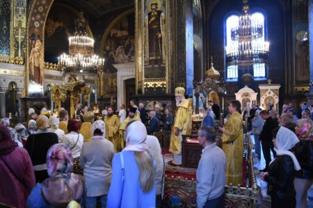 Неділя всіх святих: Церква вшановує благочестивих та прославлених