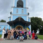 У дитячому християнському таборі «Стежина добра» діти занурюються у світ творчості та духовного розвитку