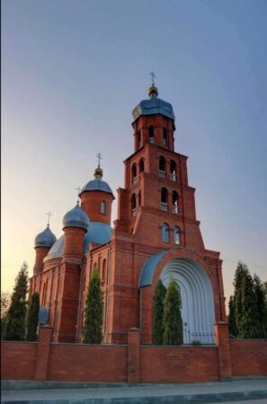 Віра та молитва рідною мовою: Зміна юридичного підпорядкування в українській церкві