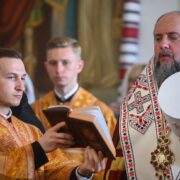 Молебень до Пресвятої Богородиці в манастирі Като Ксенія під проводом Митрополита Нестора Писика