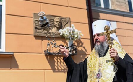 Предстоятель вшанував Героїв Небесної сотні та відкрив центр соцслужіння в Тернополі