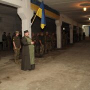 Архієпископ Митрофан привітав військових-оборонців Харкова з Днем Конституції України