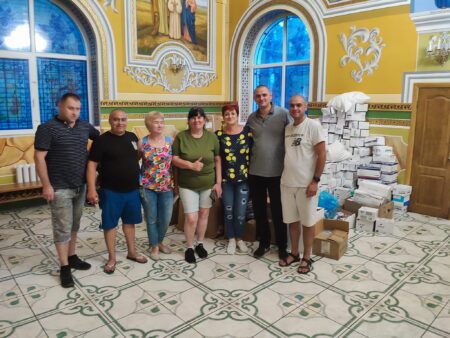 Громада Свято-Духівського Храму у Дніпрі передала медикаменти для поранених воїнів