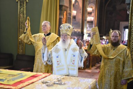 Патріарх Філарет звершив святкову літургію на честь апостолів Петра і Павла