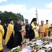 Архієпископ Агапіт освятив хрести для церкви в селі Петропавлівська Борщагівка