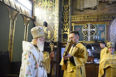 Патріарх Філарет звершив Божественну літургію у Володимирському соборі Києва