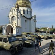Солідарність і патріотизм: Волонтери з Полонного підтримують ЗСУ з благословінням єпископа Павла