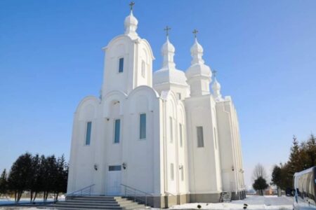 Візит Митрополита Михаїла до парафії Великомучениці Параскеви П’ятниці в Ратневі: Духовна підтримка та спільнота