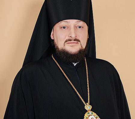 Урочисте вручення дипломів бакалаврів-богословів 2023 року у Чернівецькому національному університеті