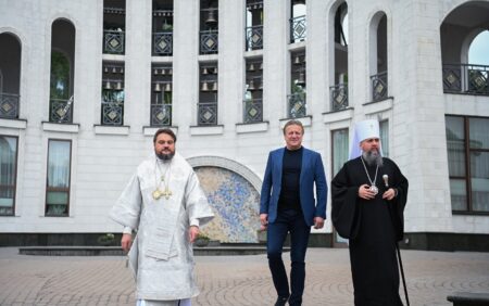 Блаженнійший Митрополит Епіфаній звершив Божественну літургію у Спасо-Преображенському соборі