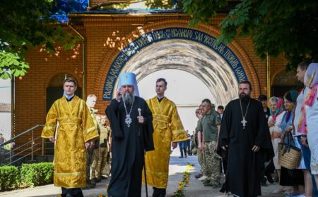 Митрополит Епіфаній звершив Божественну літургію у храмі Покрова Пресвятої Богородиці в м. Сміла