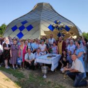 Як відбувалося освячення Хреста на купол нового храму ПЦУ у Первомайську