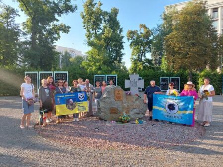 Дніпровська єпархія УПЦ (ПЦУ) вшанувала героїв Шахтарська: Дніпро згадує полеглих воїнів
