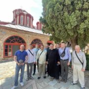 Свято Винесення Чесних Древ Животворчого Хреста: Традиція та Символіка