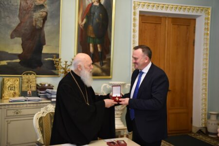 Зустріч Святійшого Патріарха Філарета з українськими кінематографістами: нагороди та визнання за внесок у розвиток культури