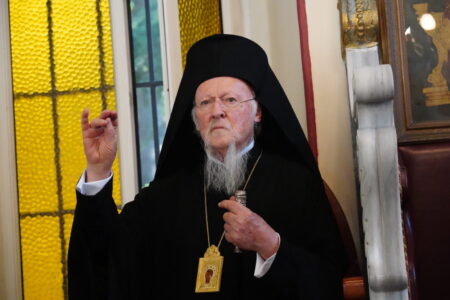 Патріарша церемонія в церкві Валукліського будинку престарілих