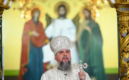 Преображення показує, що хоча між божественною і людською природами існує відмінність – людська природа здатна до таємничого єднання з божественною і до переміни завдяки цьому, – Митрополит Епіфаній